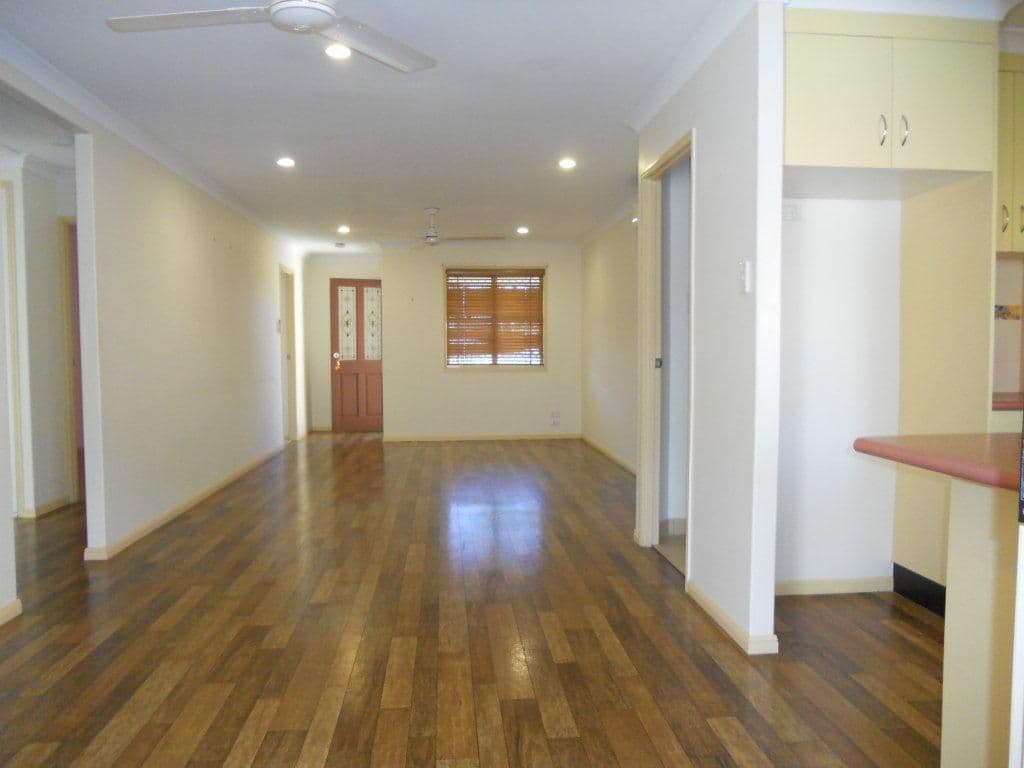 21 Culloden Place, BEACONSFIELD QLD 4740, Beaconsfield - Thumbnail 4