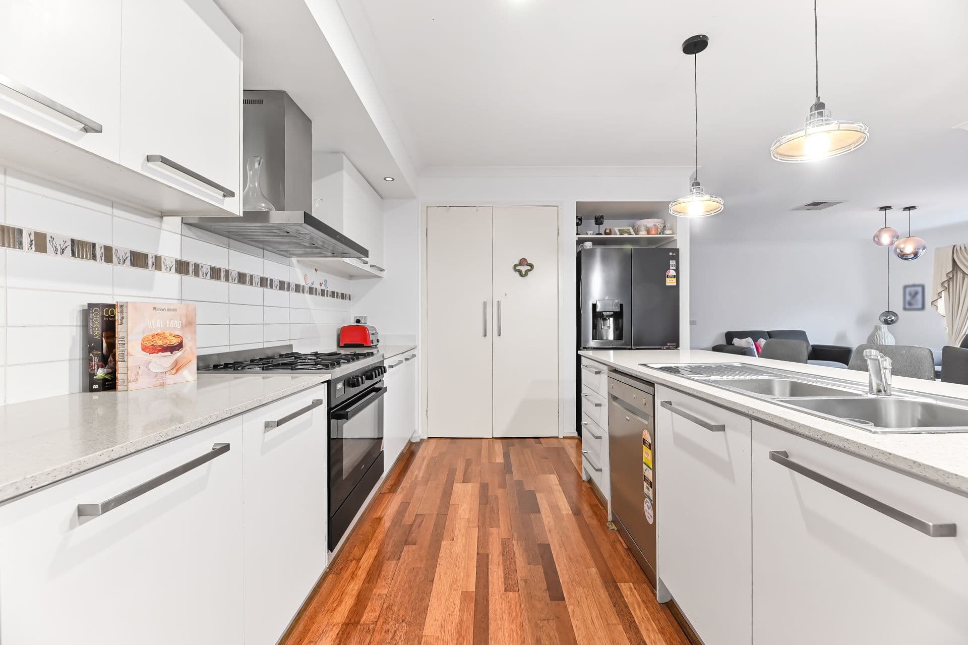 16 Manorwood Way, Berwick VIC 3806, Berwick - Thumbnail 5