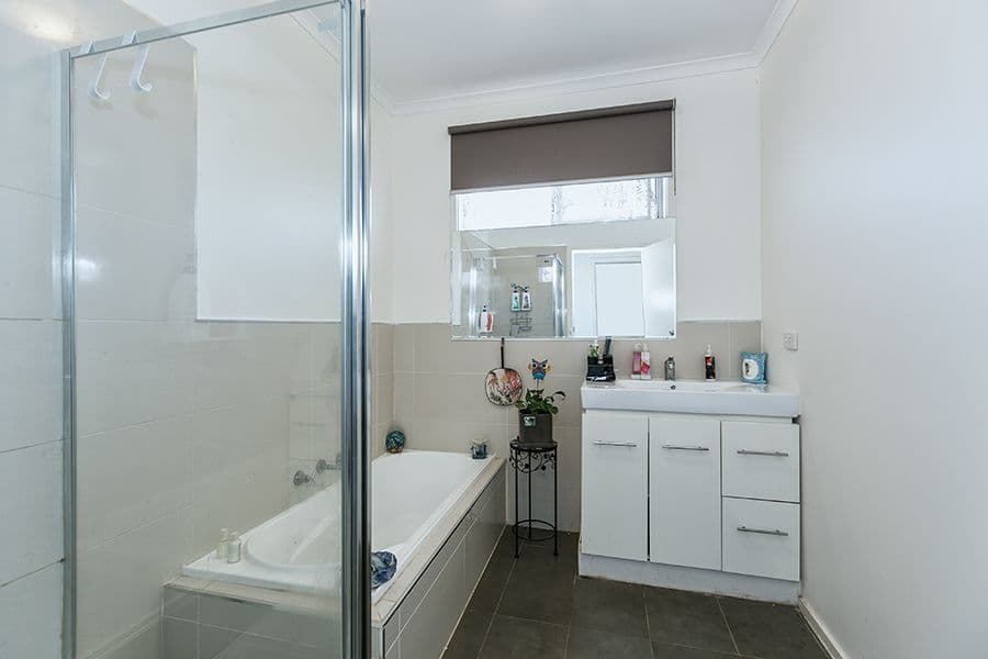 60 O'Neills Road, MELTON VIC 3337, Melton - Thumbnail 7