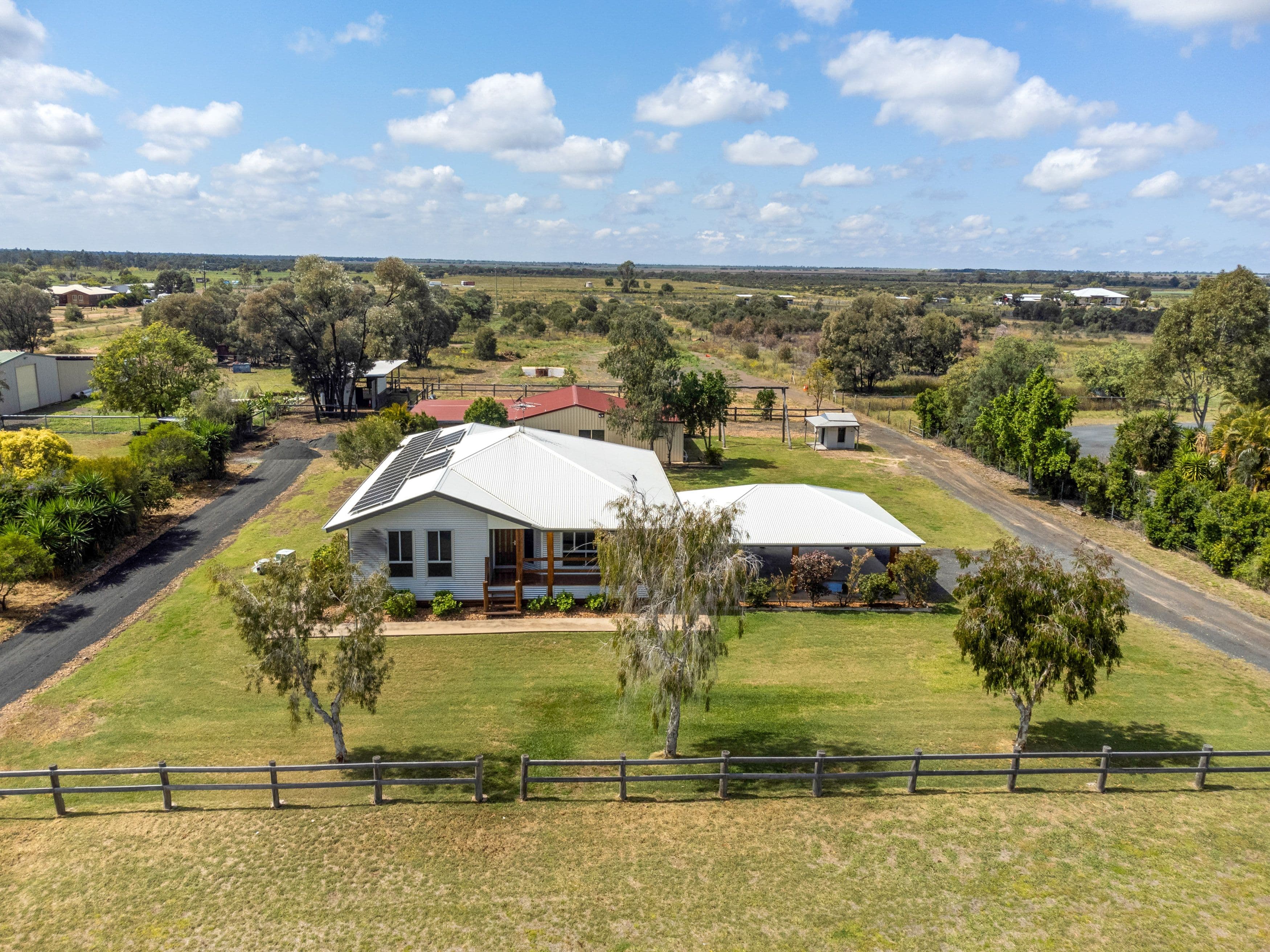 46 Edgewood Drive, Emerald QLD 4720, Emerald - Thumbnail 2