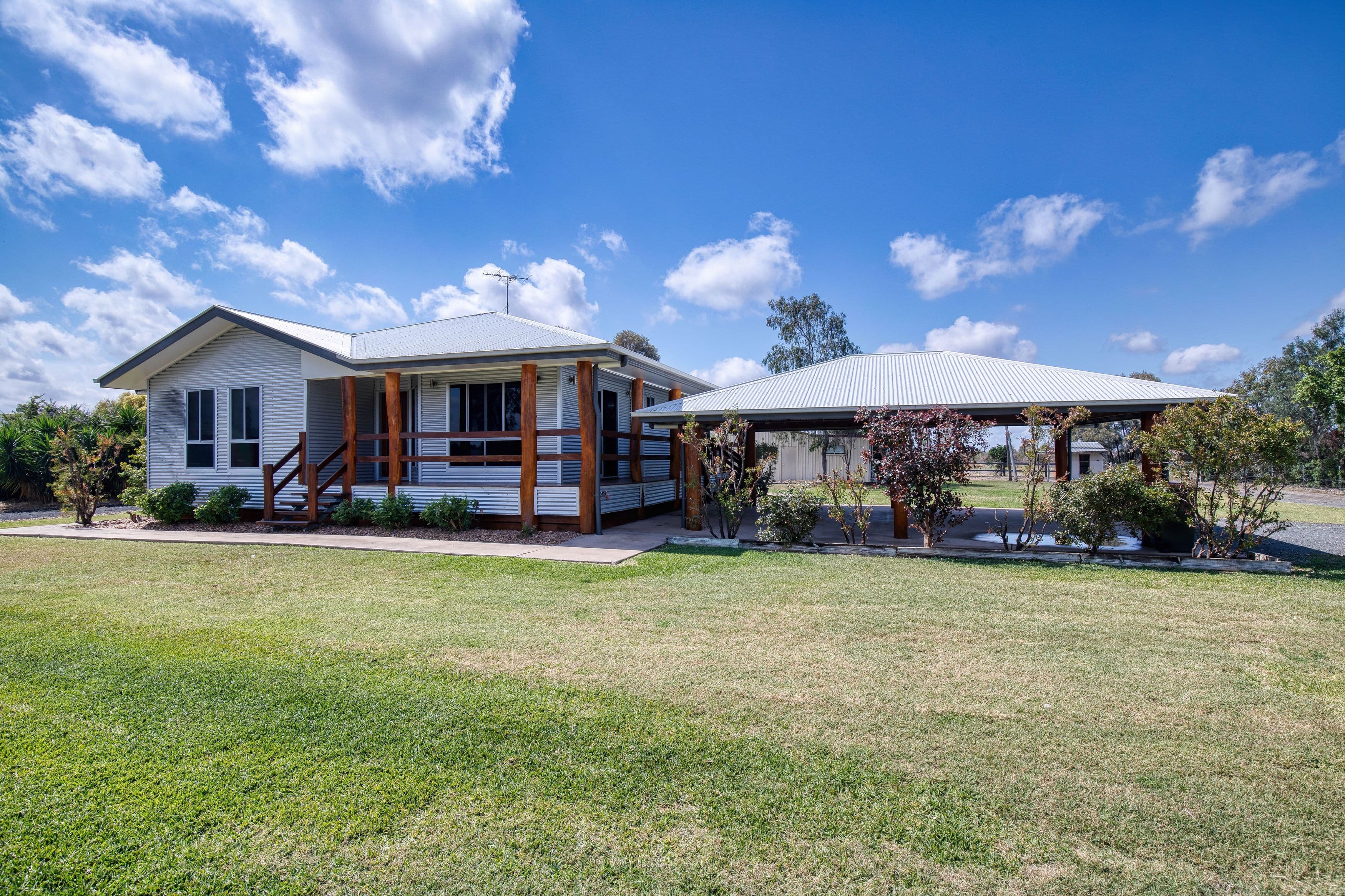 46 Edgewood Drive, Emerald QLD 4720, Emerald - Thumbnail 3