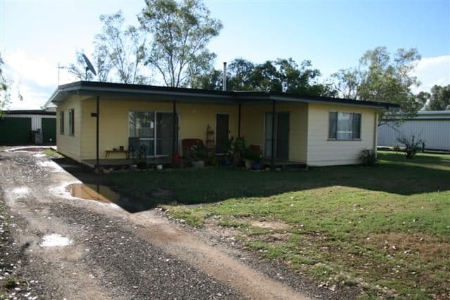 122 Northern Road, ROMA QLD 4455, Roma - Image 1