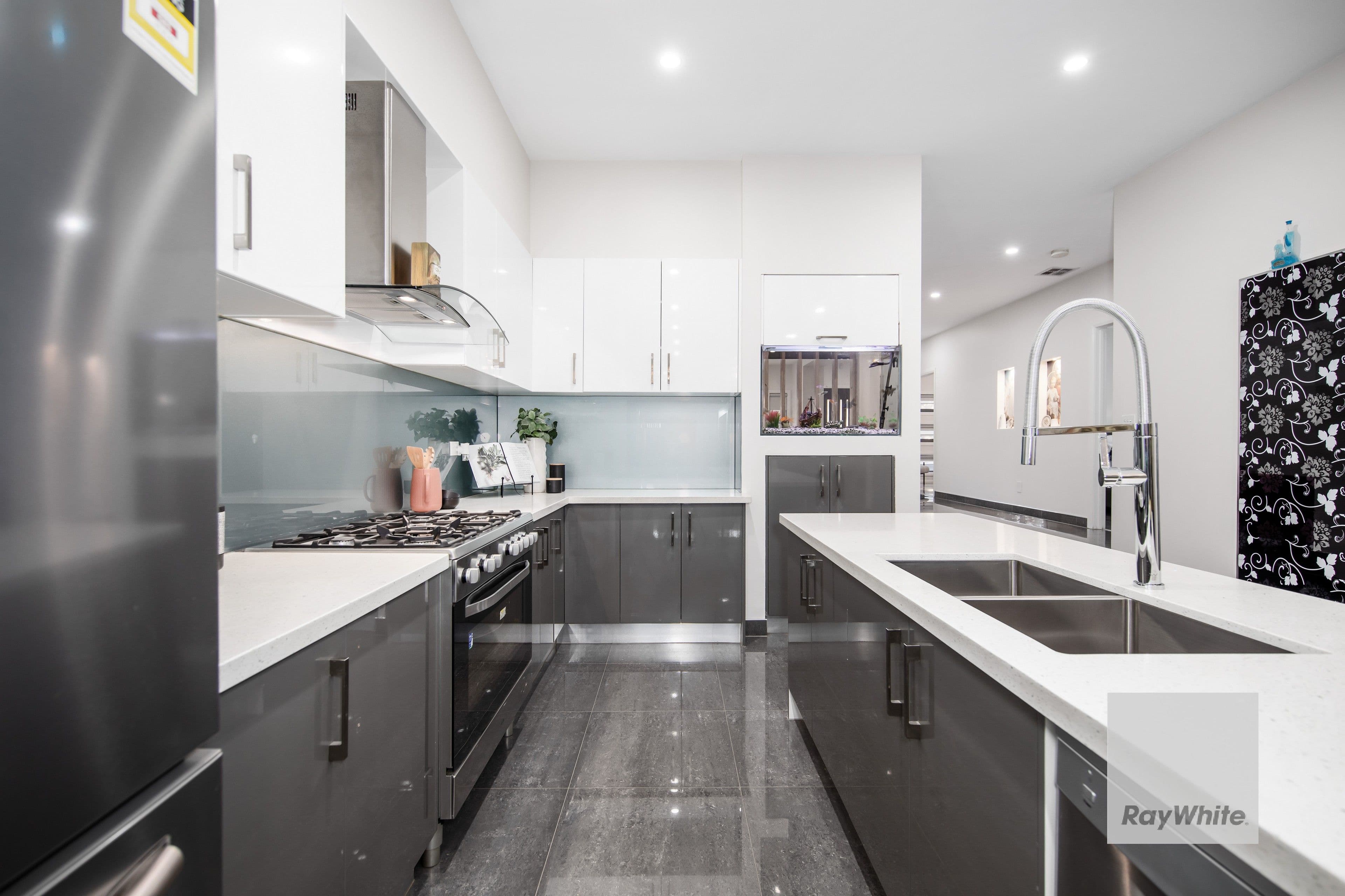 1 Burnett Close, Taylors Hill VIC 3037, Taylors Hill - Thumbnail 3