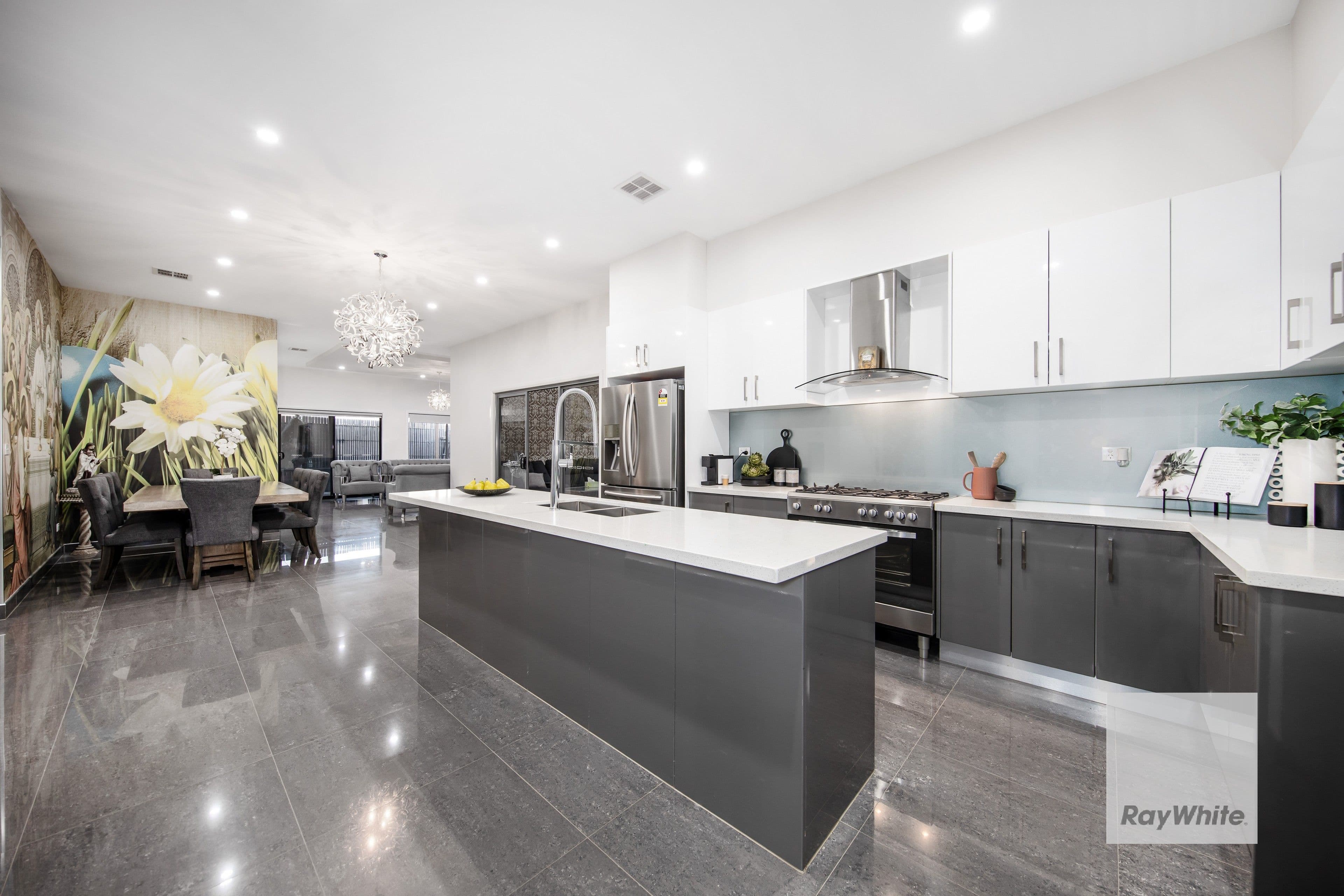 1 Burnett Close, Taylors Hill VIC 3037, Taylors Hill - Thumbnail 4