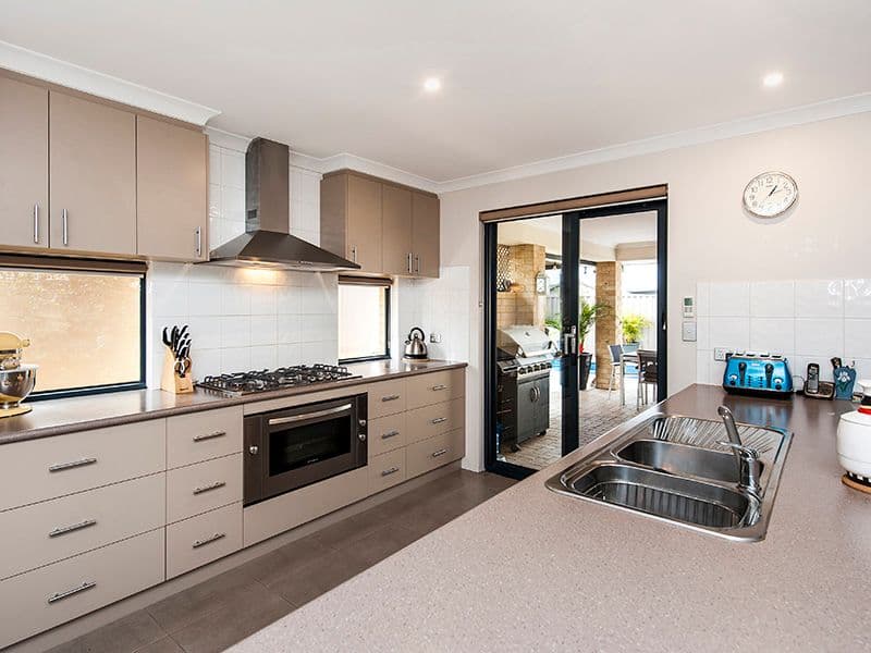10 Jutland Avenue, Baldivis WA 6171, Baldivis - Thumbnail 2