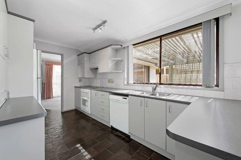 5 Glenway Drive, Dingley Village VIC 3172, Dingley Village - Thumbnail 4
