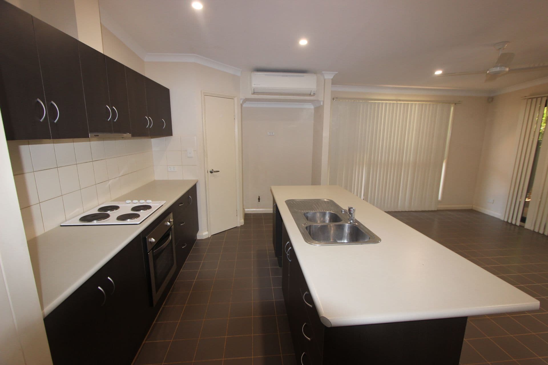 4 Plumegrass Way, Nickol WA 6714, Nickol - Thumbnail 3