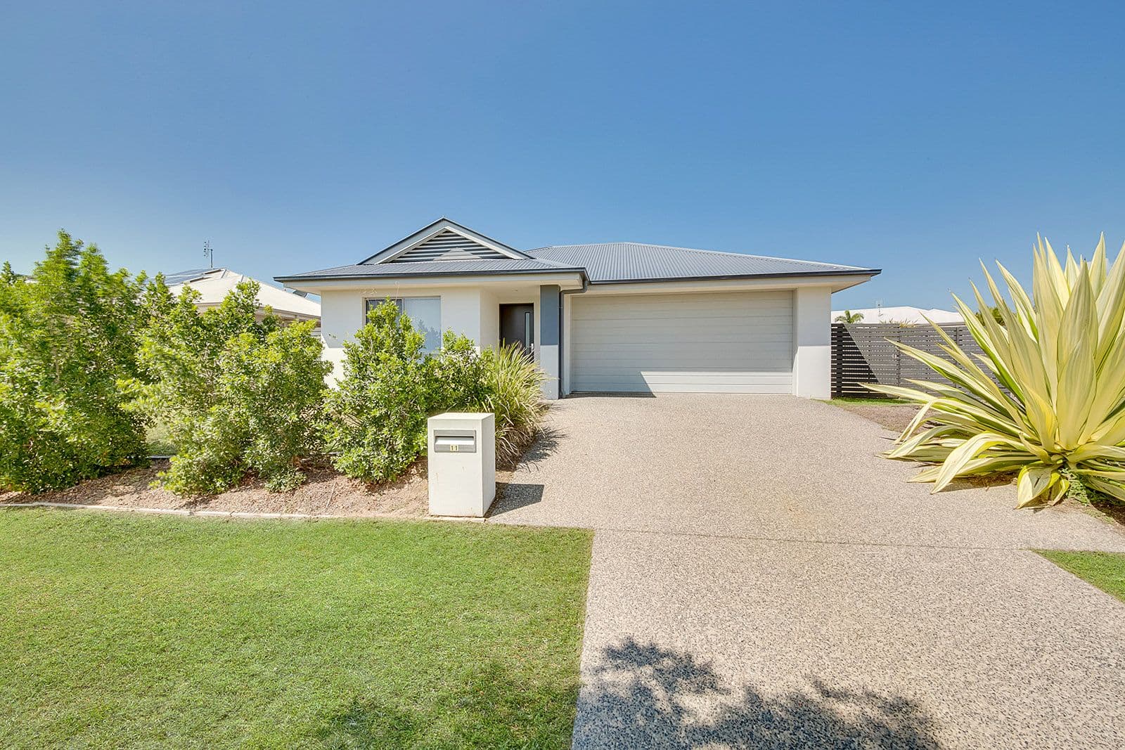 11 Koolivoo Parade, Boyne Island QLD 4680, Boyne Island - Image 1