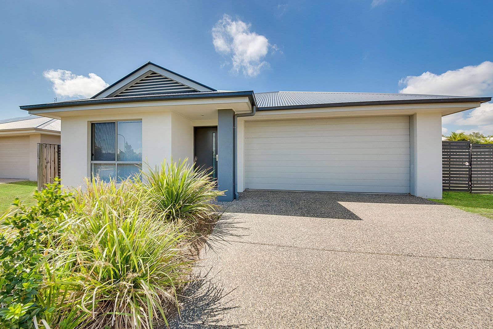 11 Koolivoo Parade, Boyne Island QLD 4680, Boyne Island - Thumbnail 2