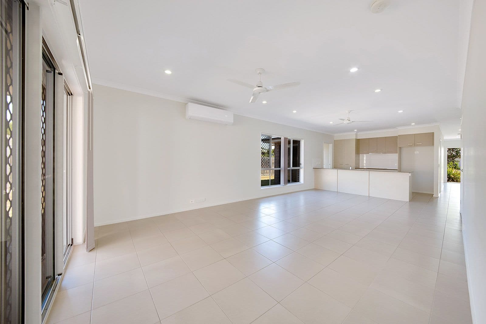 11 Koolivoo Parade, Boyne Island QLD 4680, Boyne Island - Thumbnail 4
