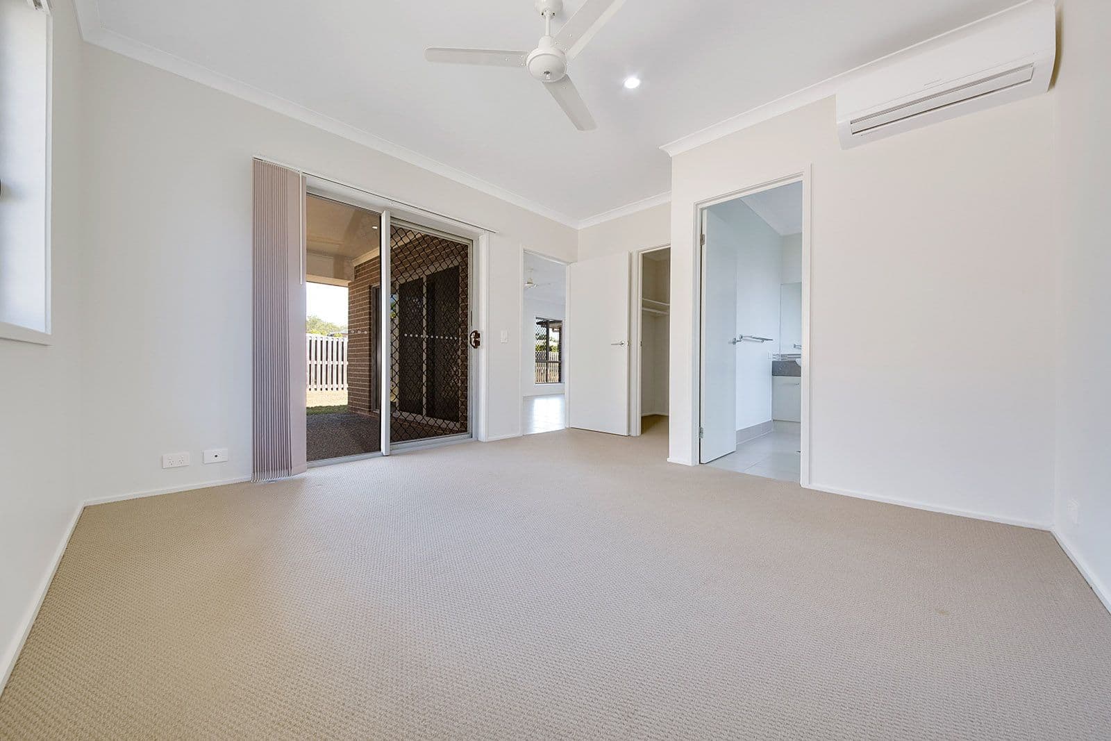 11 Koolivoo Parade, Boyne Island QLD 4680, Boyne Island - Thumbnail 5