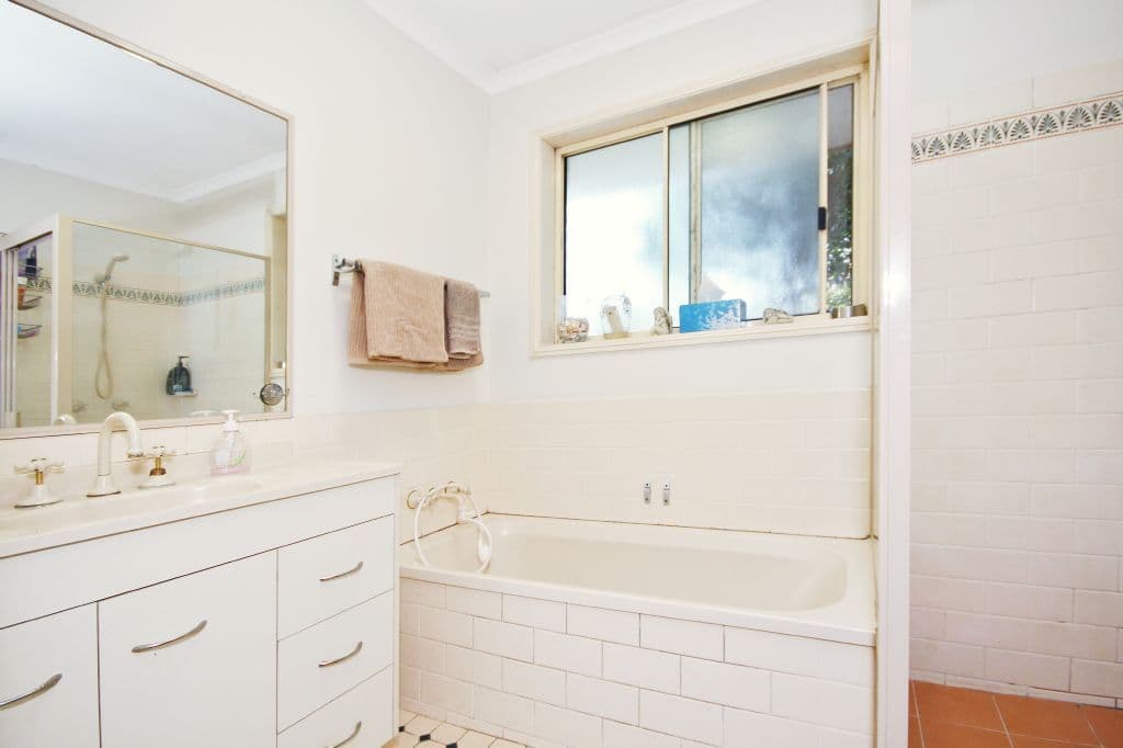 12 Haylett Court, TALLAI QLD 4213, Tallai - Thumbnail 8