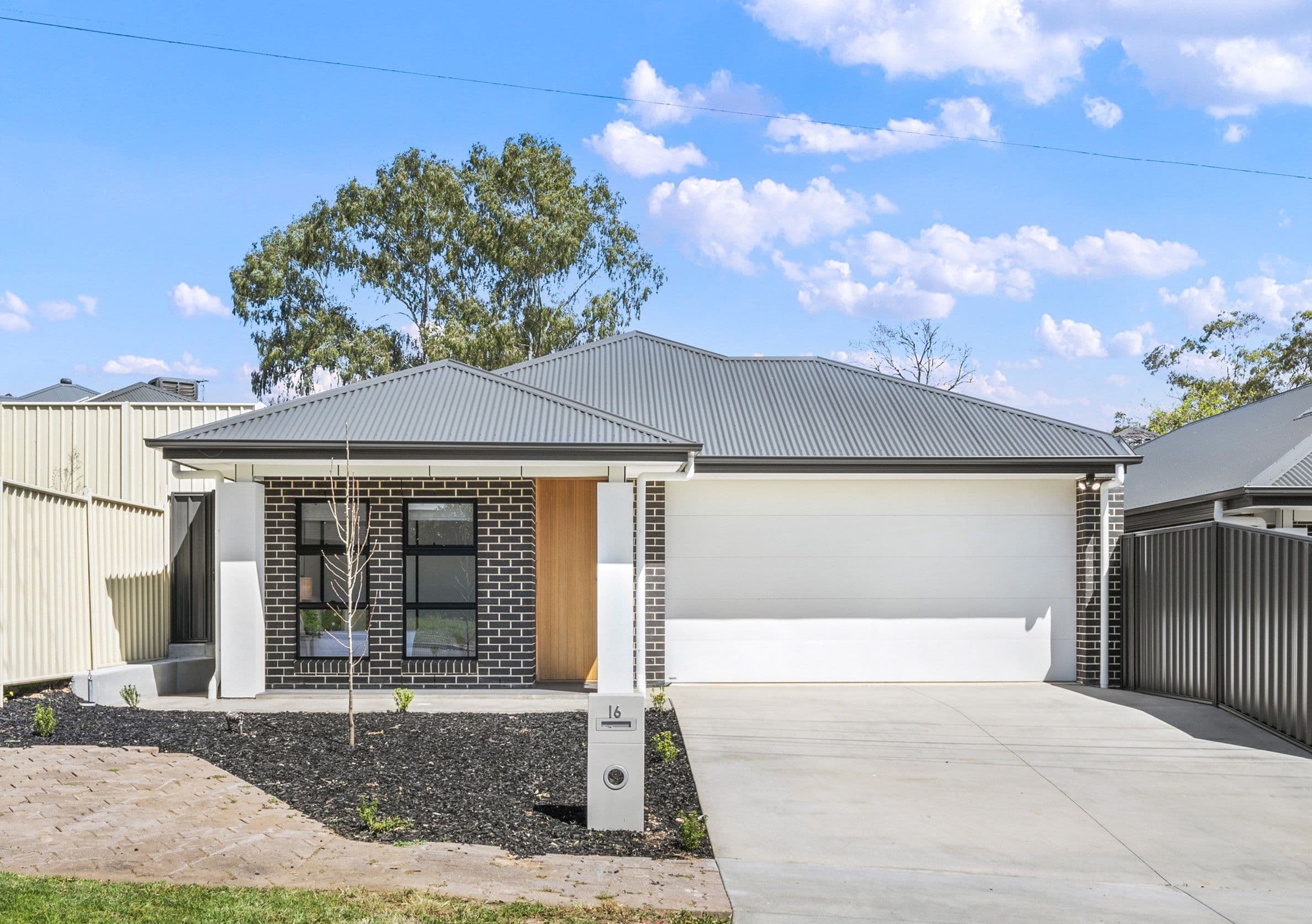 16 Carolan Crescent, Valley View SA 5093, Valley View - Image 1