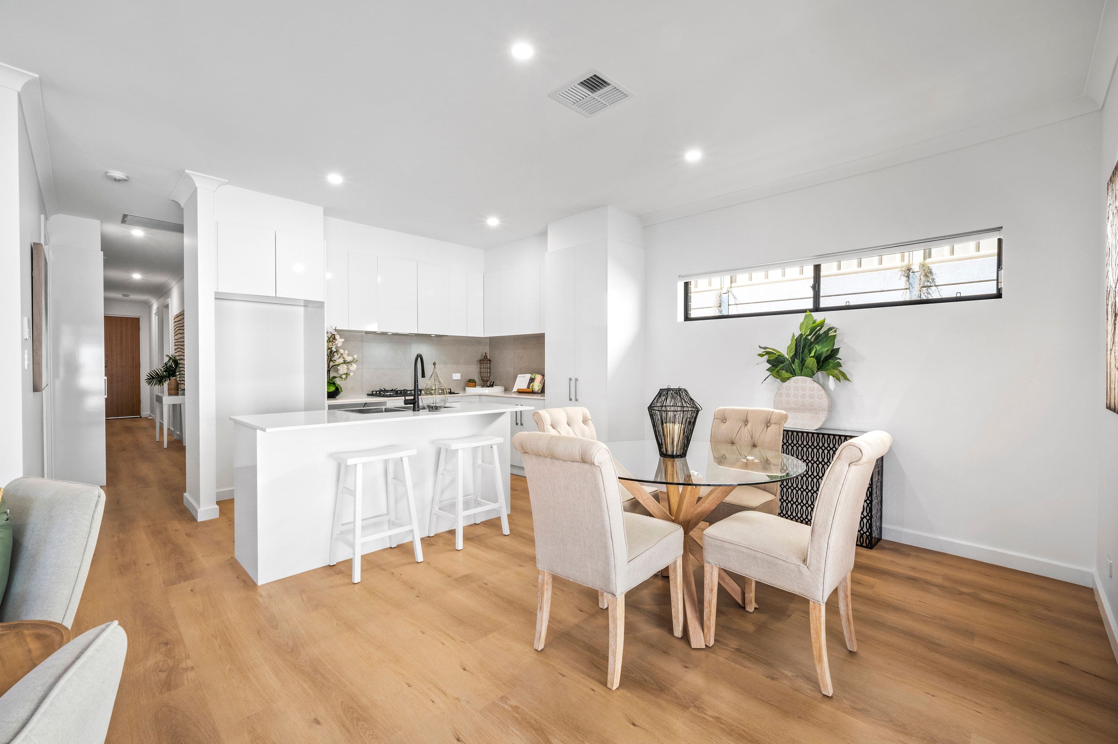 16 Carolan Crescent, Valley View SA 5093, Valley View - Thumbnail 2