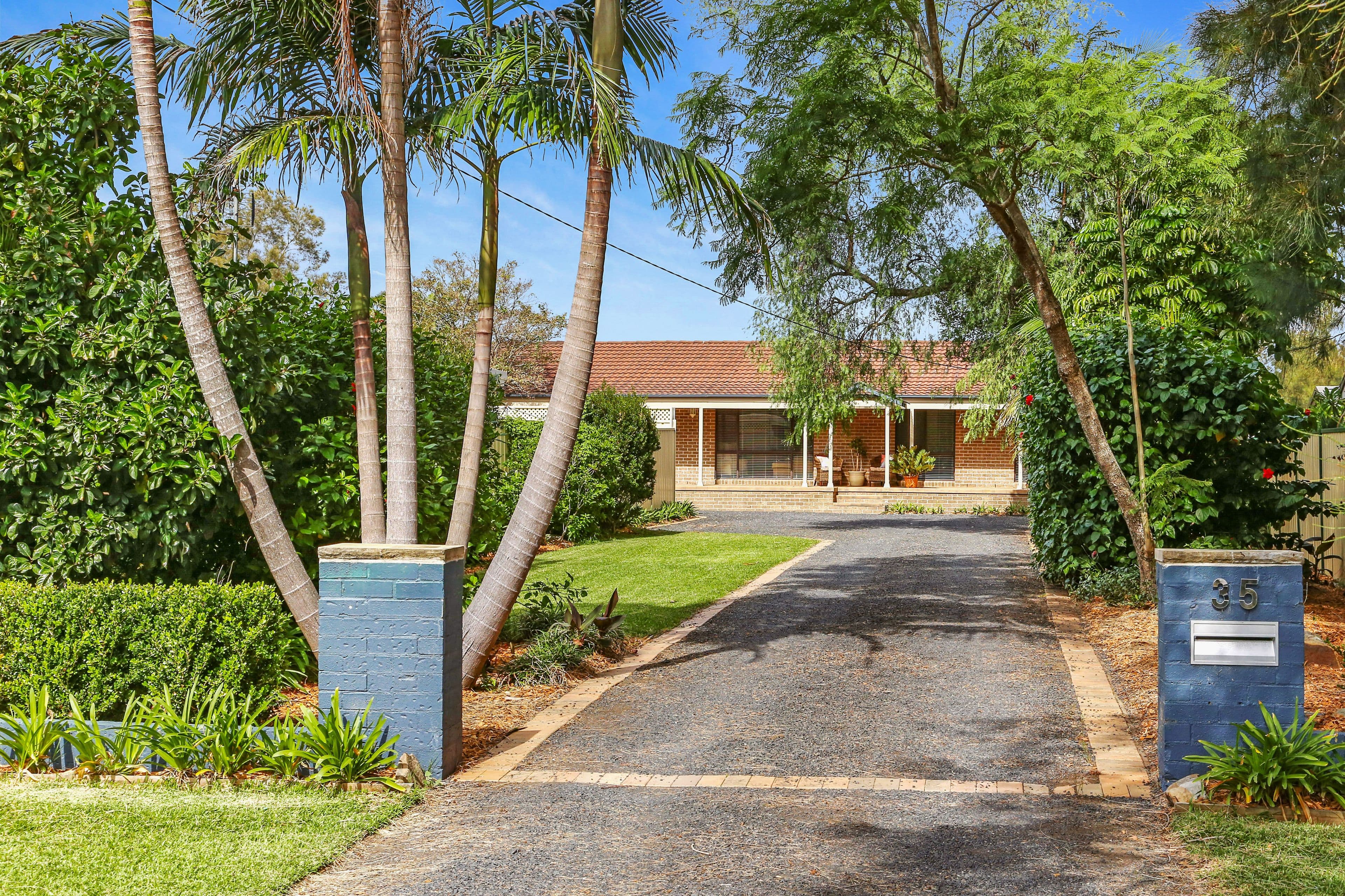 35 Emora Avenue, Davistown - Thumbnail 2