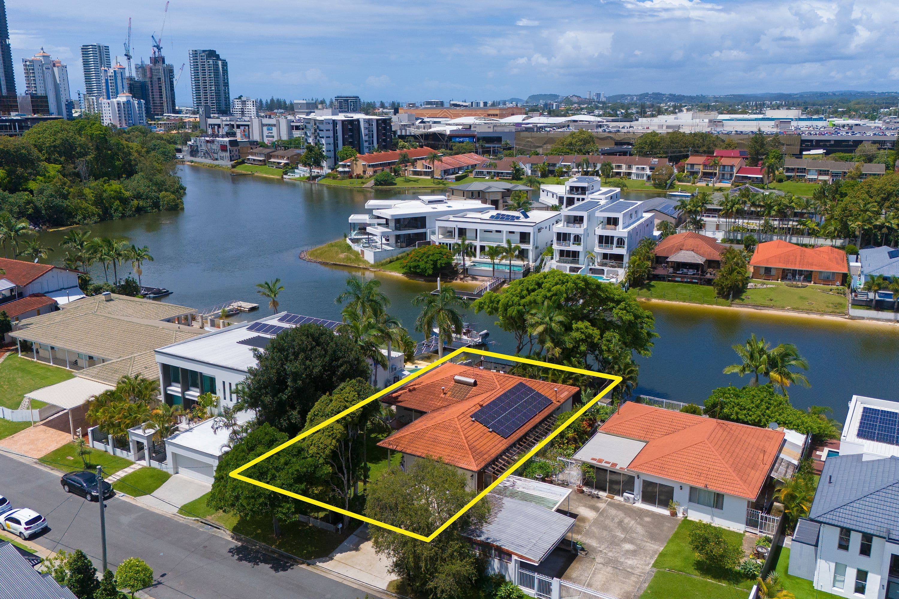 10 Merrimac Boulevard, Broadbeach Waters QLD 4218, Broadbeach Waters - Thumbnail 3