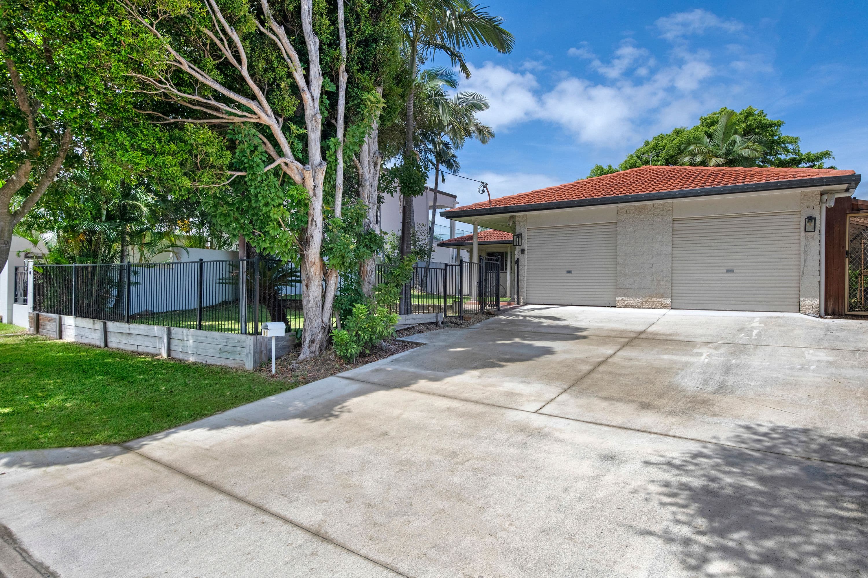 10 Merrimac Boulevard, Broadbeach Waters QLD 4218, Broadbeach Waters - Thumbnail 4