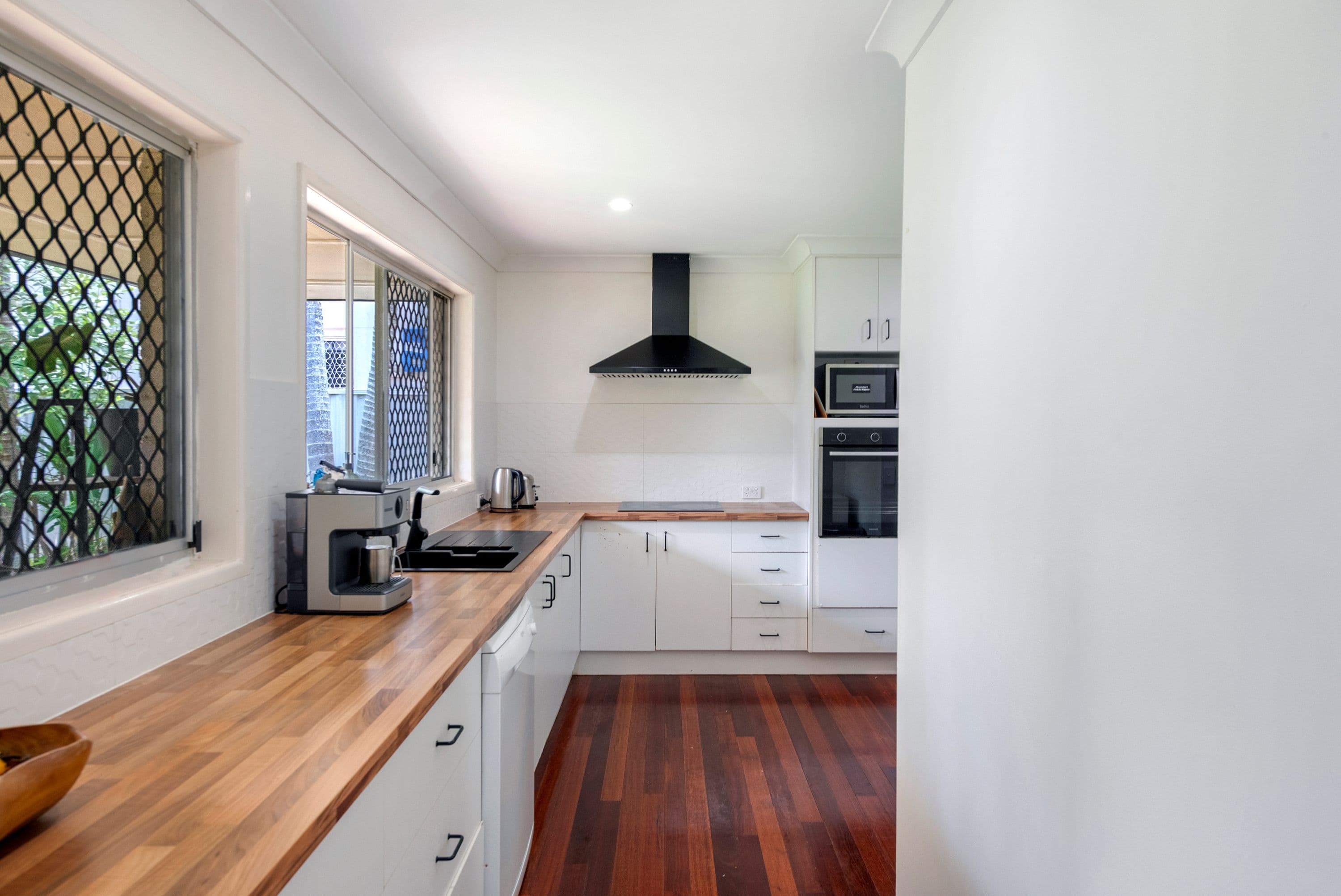 10 Merrimac Boulevard, Broadbeach Waters QLD 4218, Broadbeach Waters - Thumbnail 6