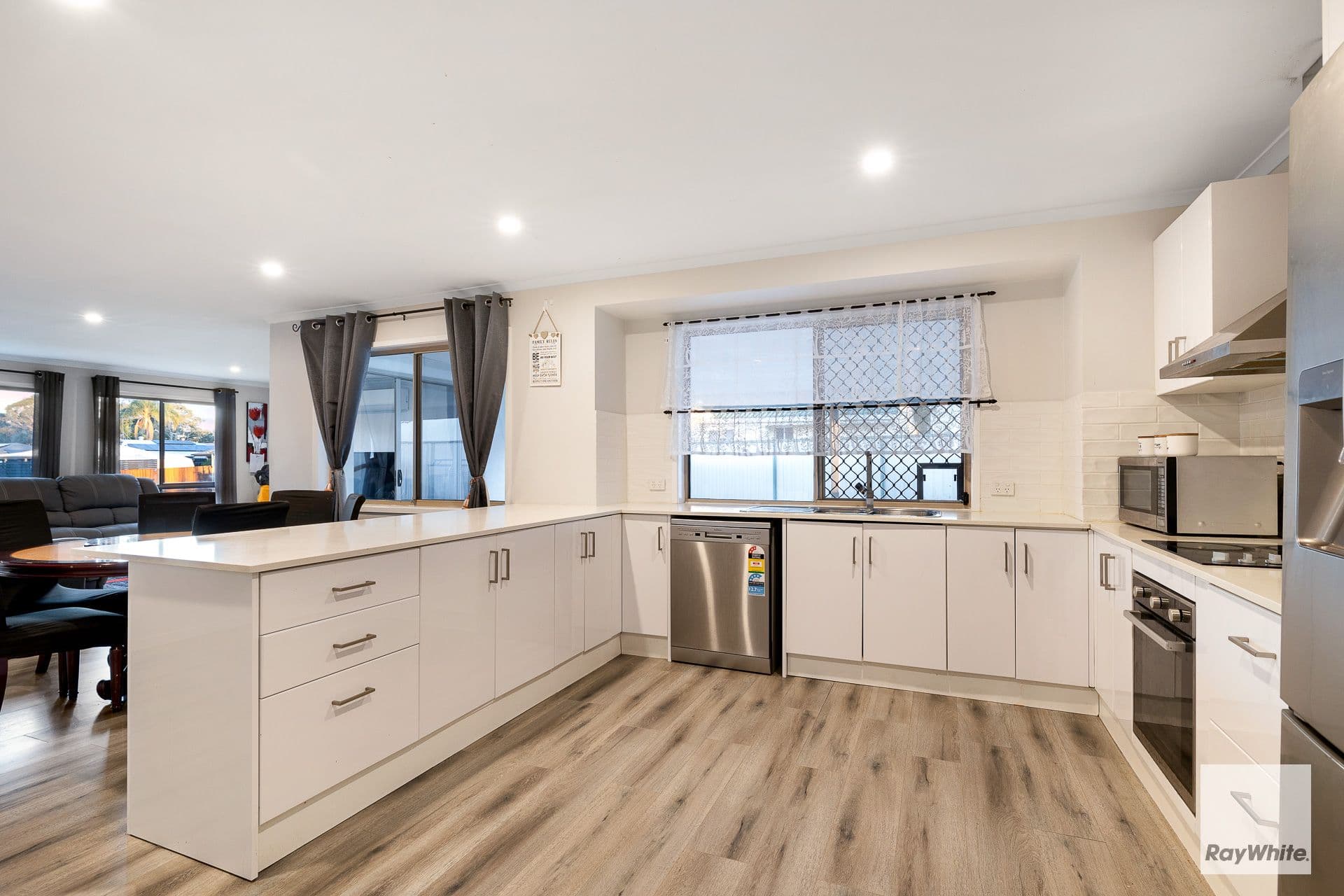 6 Terrier Court, Redland Bay QLD 4165, Redland Bay - Thumbnail 2
