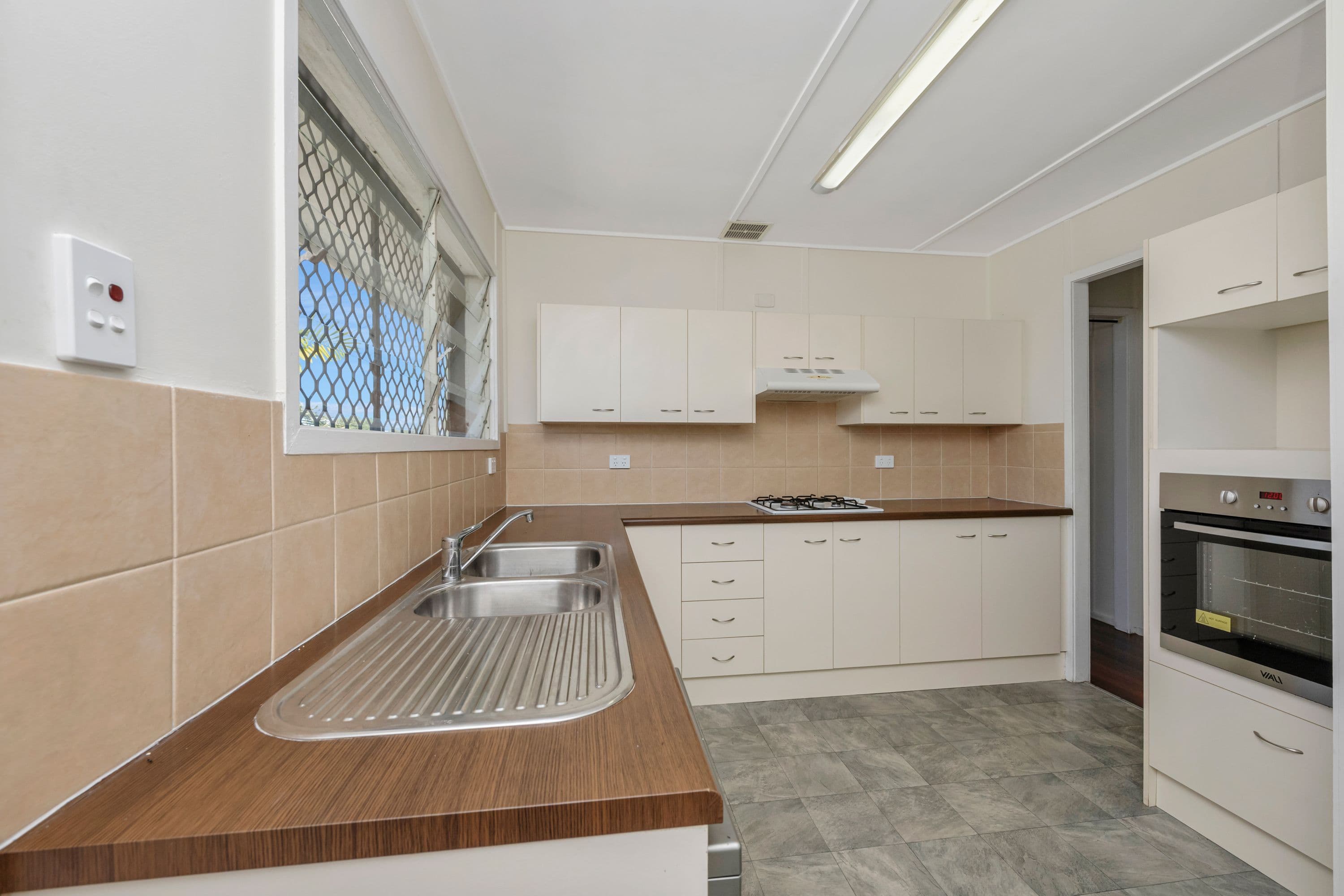 239 Palmerston Street, Vincent QLD 4814, Vincent - Thumbnail 3