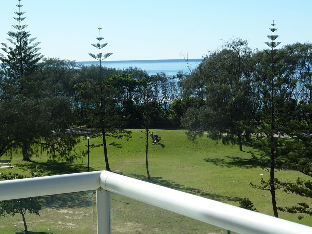 17 'Carmel by the Sea' 177 Old Burleigh Road, BROADBEACH QLD 4218, Broadbeach - Thumbnail 3