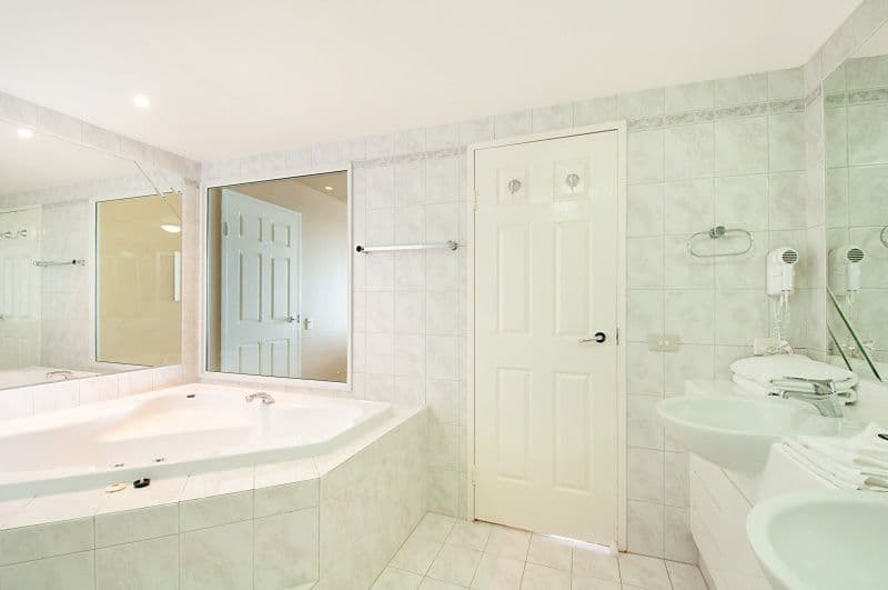 17 'Carmel by the Sea' 177 Old Burleigh Road, BROADBEACH QLD 4218, Broadbeach - Thumbnail 6