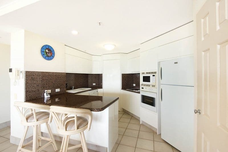17 'Carmel by the Sea' 177 Old Burleigh Road, BROADBEACH QLD 4218, Broadbeach - Thumbnail 8