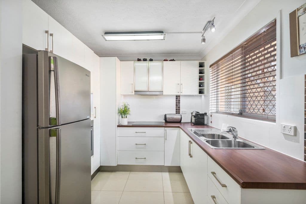 4 Nalla Court, Palm Beach QLD 4221, Palm Beach - Thumbnail 4
