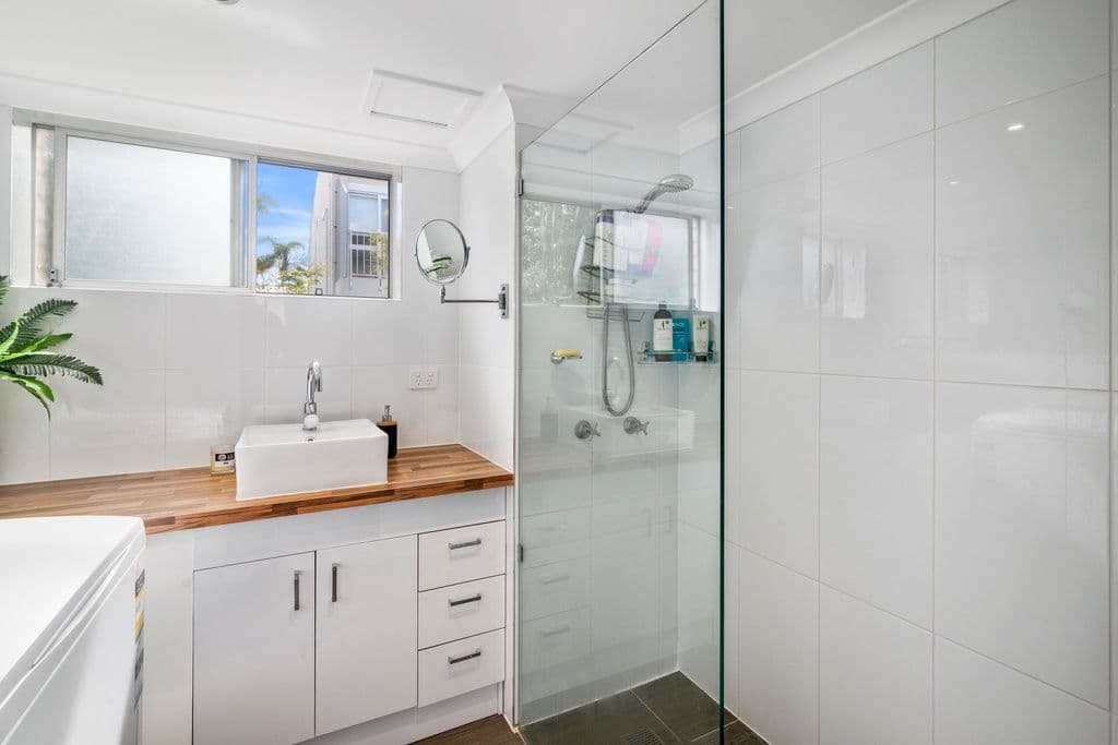 4 Nalla Court, Palm Beach QLD 4221, Palm Beach - Thumbnail 7