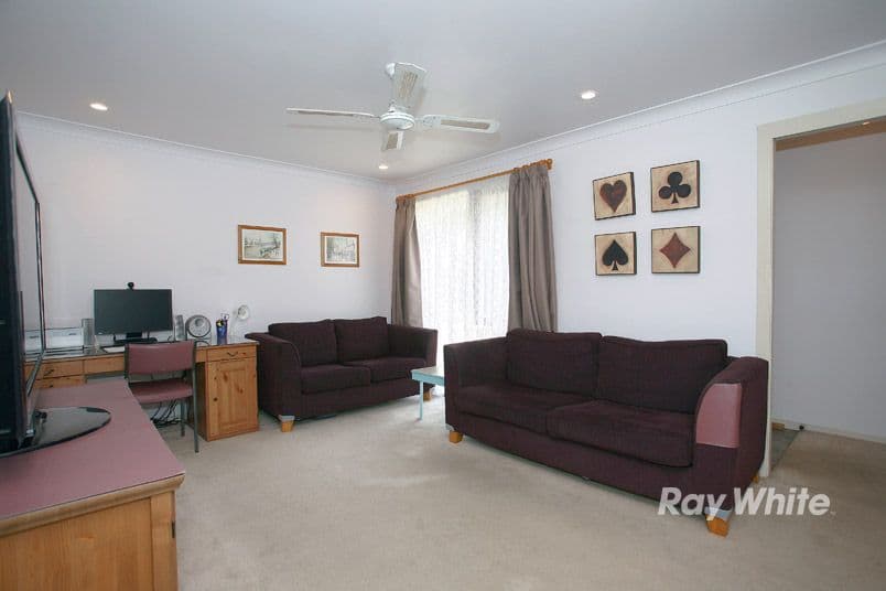 1 Caroline Crescent, CRANBOURNE VIC 3977, Cranbourne West - Thumbnail 4