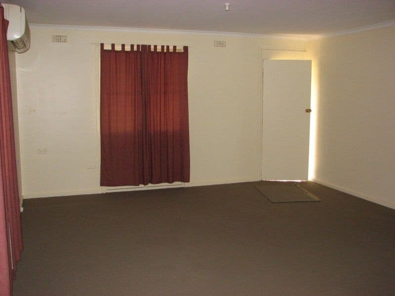 32 Cedar Crescent, FORBES NSW 2871, Forbes - Thumbnail 3