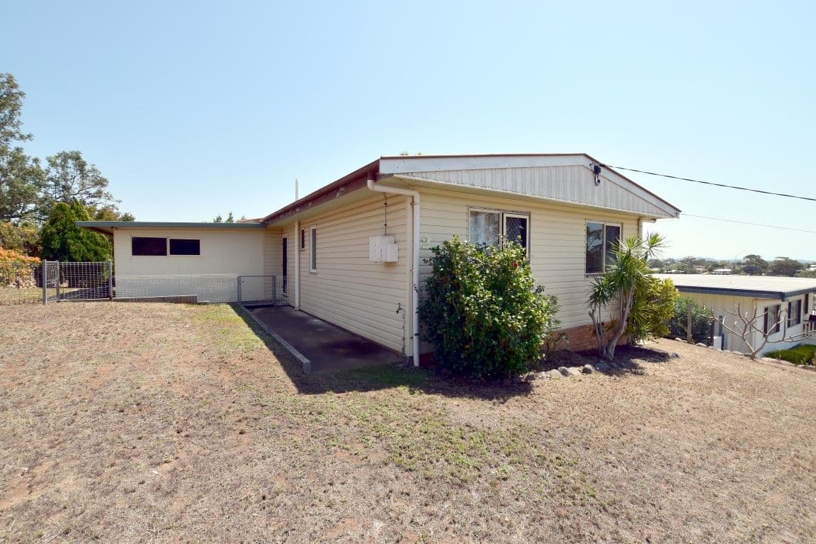 26 Walters Avenue, West Gladstone QLD 4680, West Gladstone - Thumbnail 2