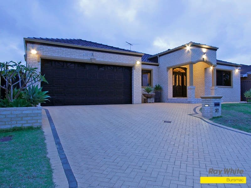 37 Tyndall Circuit, ALEXANDER HEIGHTS WA 6064, Alexander Heights - Thumbnail 3