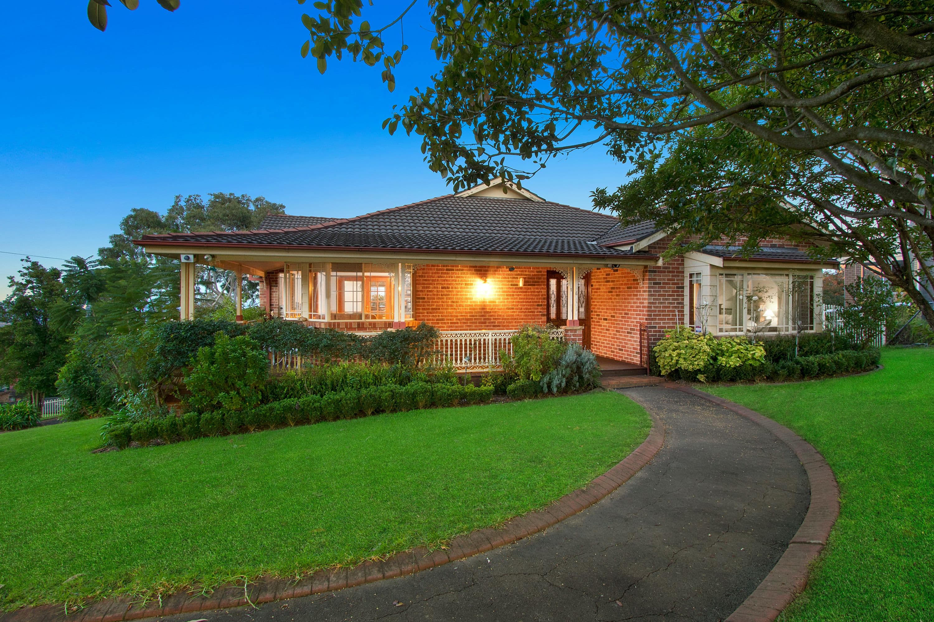 16 Pamela Crescent, Bowen Mountain - Image 1