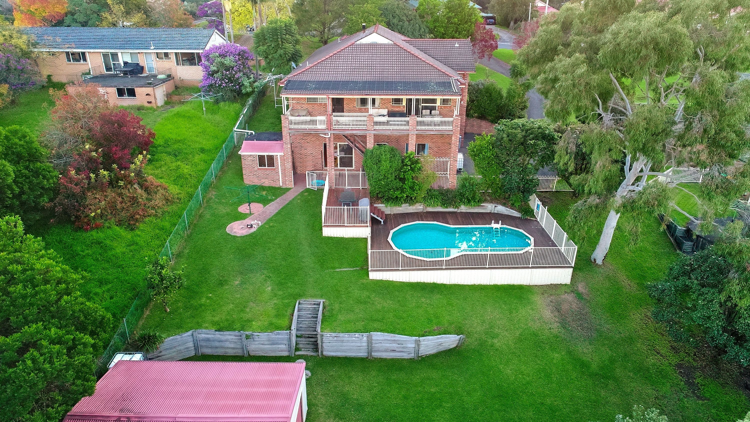 16 Pamela Crescent, Bowen Mountain - Thumbnail 2