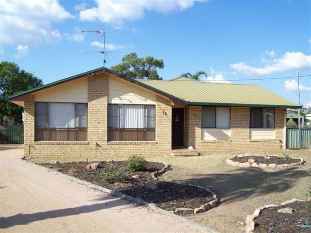 18 Federal Street, OAKEY QLD 4401, Oakey - Image 1