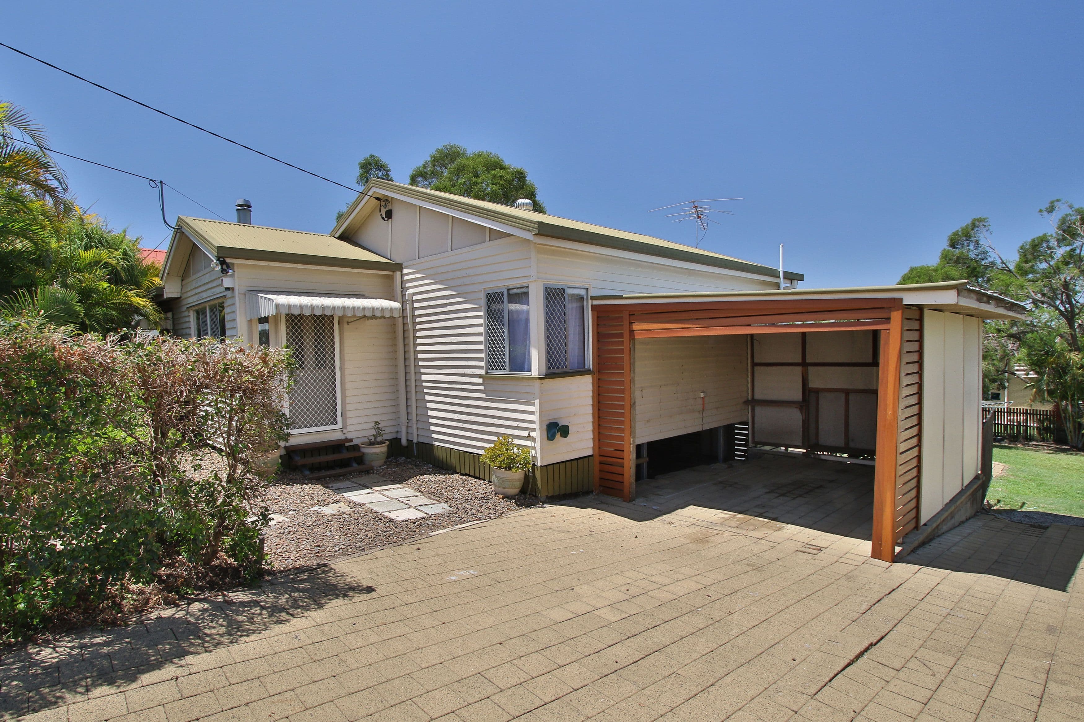 40 Alice Street, Silkstone QLD 4304, Silkstone - Thumbnail 2