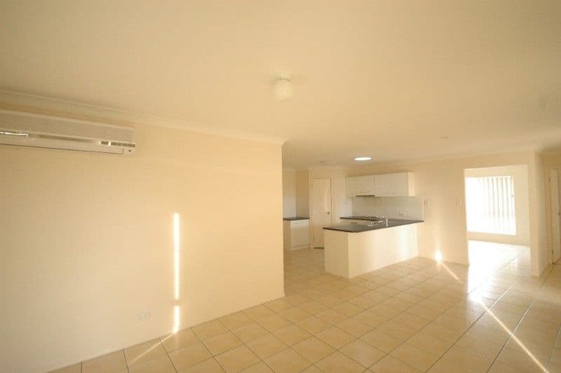 19 Wareena Crescent, GLENVALE QLD 4350, Glenvale - Thumbnail 2