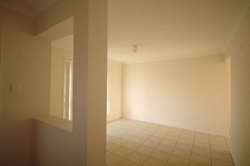 19 Wareena Crescent, GLENVALE QLD 4350, Glenvale - Thumbnail 4