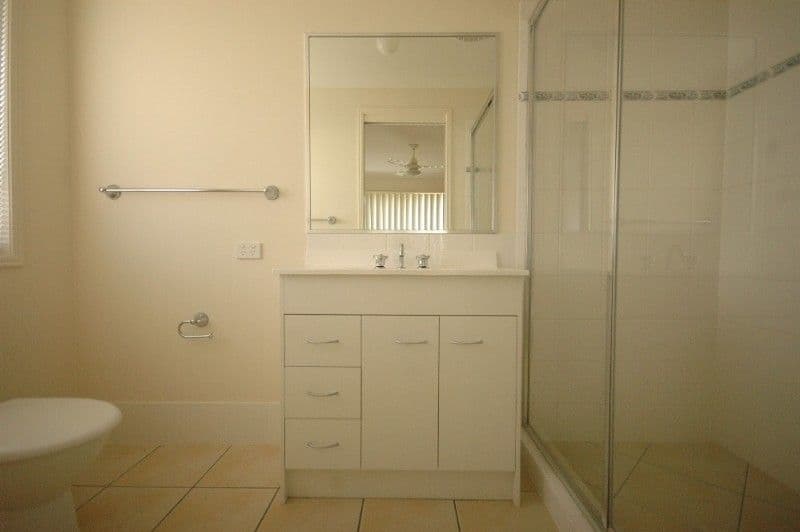 19 Wareena Crescent, GLENVALE QLD 4350, Glenvale - Thumbnail 8