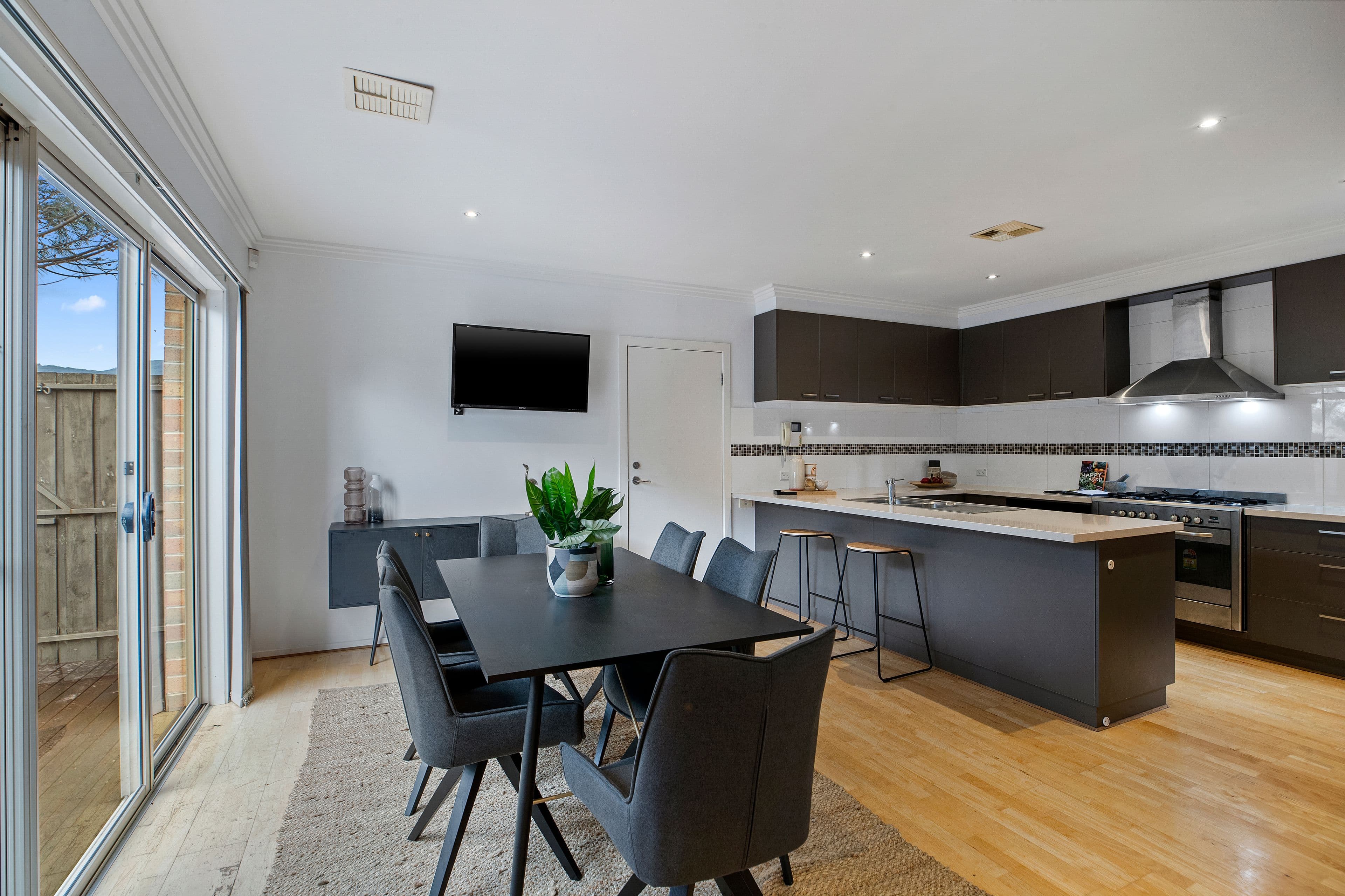 10 Treerise Boulevard, Ferntree Gully VIC 3156, Ferntree Gully - Thumbnail 4