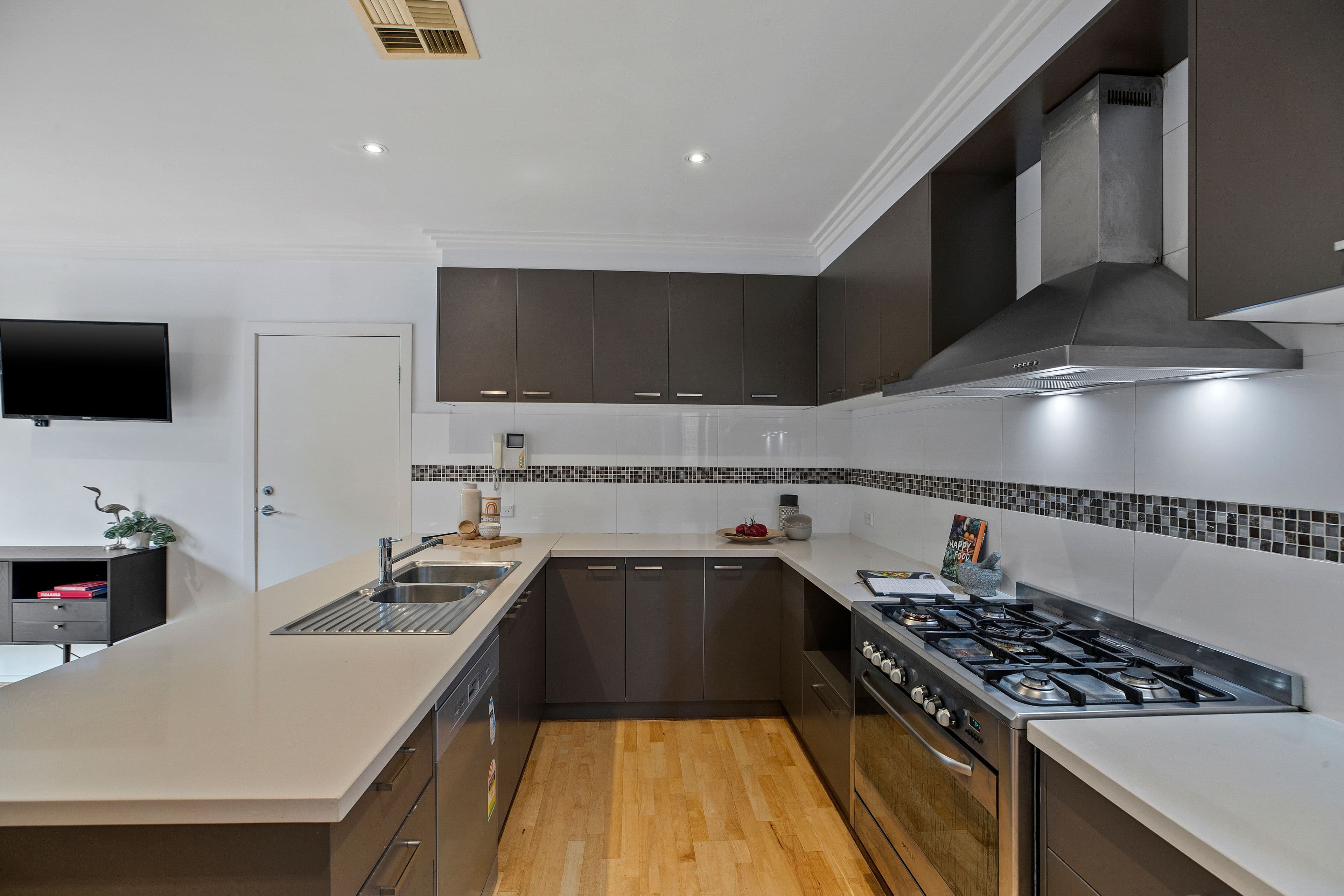 10 Treerise Boulevard, Ferntree Gully VIC 3156, Ferntree Gully - Thumbnail 5