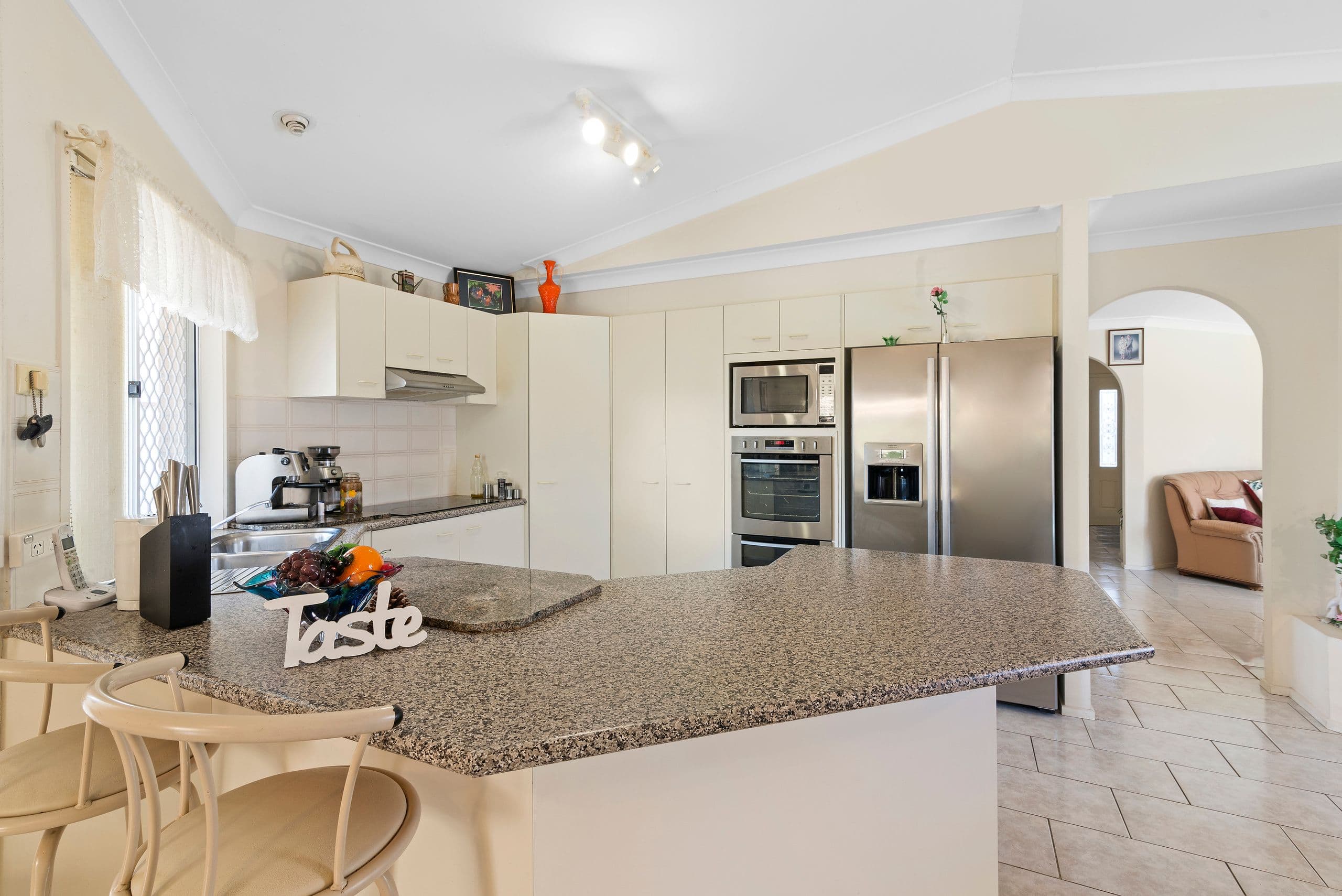 192 Nineteenth Avenue, Elanora QLD 4221, Elanora - Thumbnail 7