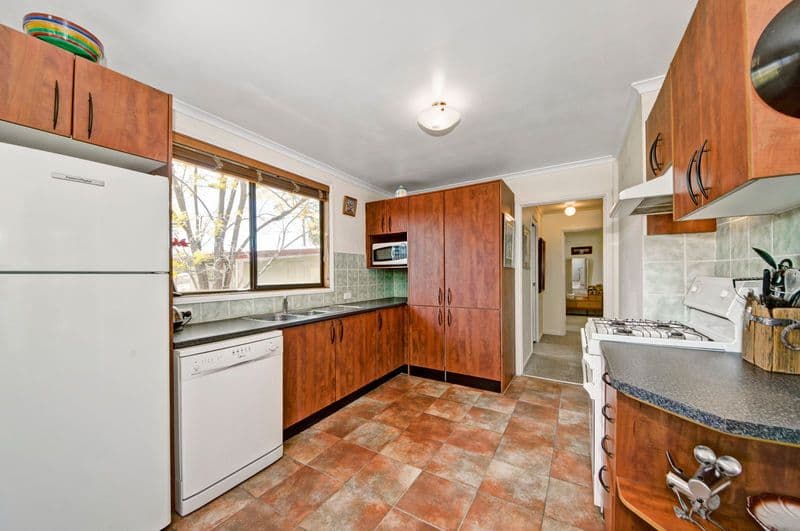 9 Warramoo Crescent, NARRABUNDAH ACT 2604, Narrabundah - Thumbnail 7