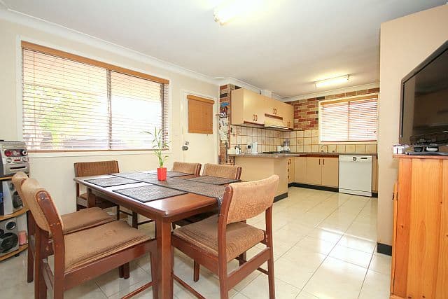 7 Amaroo Avenue, GEORGES HALL NSW 2198, Georges Hall - Thumbnail 3