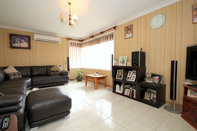 7 Amaroo Avenue, GEORGES HALL NSW 2198, Georges Hall - Thumbnail 5