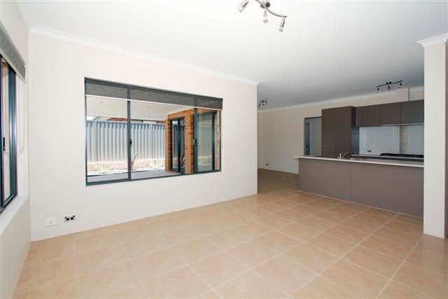 Unit 2 - 71 Yellowwood Avenue, PIARA WATERS WA 6112, Piara Waters - Thumbnail 4