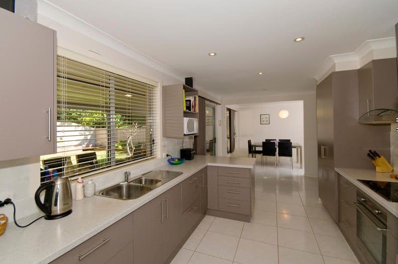 17 Mallawa Drive, PALM BEACH QLD 4221, Palm Beach - Thumbnail 3