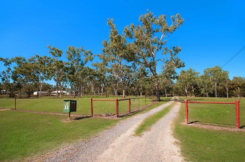 11 Duggan Drive, ALLIGATOR CREEK QLD 4816, Alligator Creek - Thumbnail 2