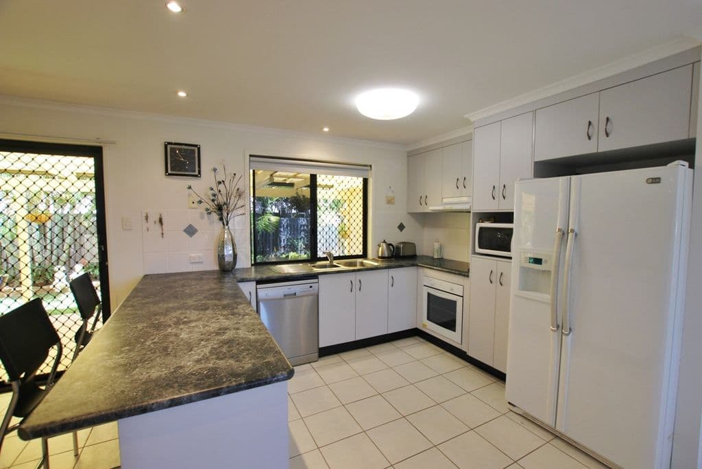 12 Collins Court, BLACKS BEACH QLD 4740, Blacks Beach - Thumbnail 5